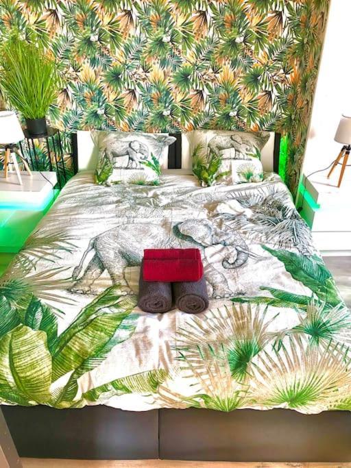 Le Led Room,Centre Ville Place De Parking Gratuite Санс Екстериор снимка
