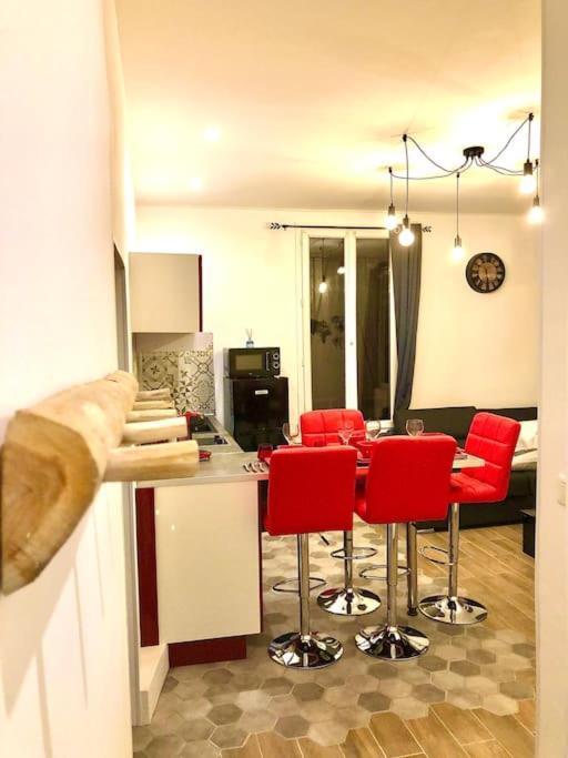 Le Led Room,Centre Ville Place De Parking Gratuite Санс Екстериор снимка