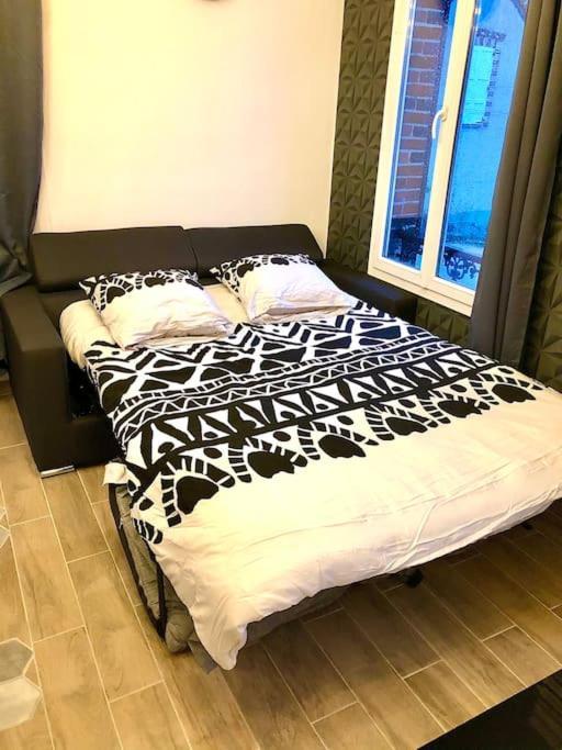 Le Led Room,Centre Ville Place De Parking Gratuite Санс Екстериор снимка