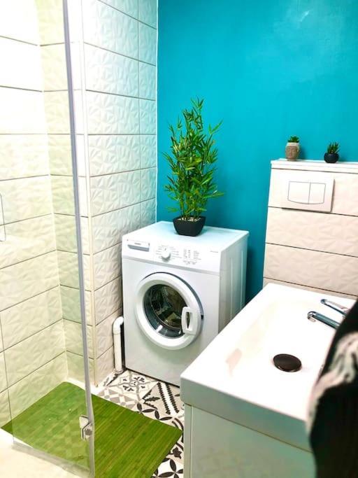 Le Led Room,Centre Ville Place De Parking Gratuite Санс Екстериор снимка