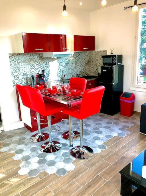 Le Led Room,Centre Ville Place De Parking Gratuite Санс Екстериор снимка