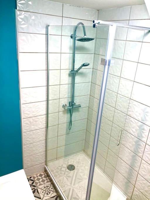 Le Led Room,Centre Ville Place De Parking Gratuite Санс Екстериор снимка