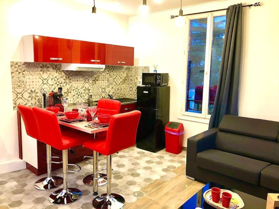 Le Led Room,Centre Ville Place De Parking Gratuite Санс Екстериор снимка